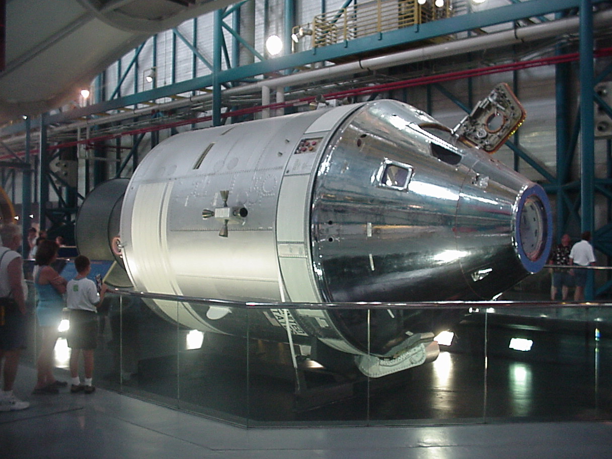 apollocapsule.jpg